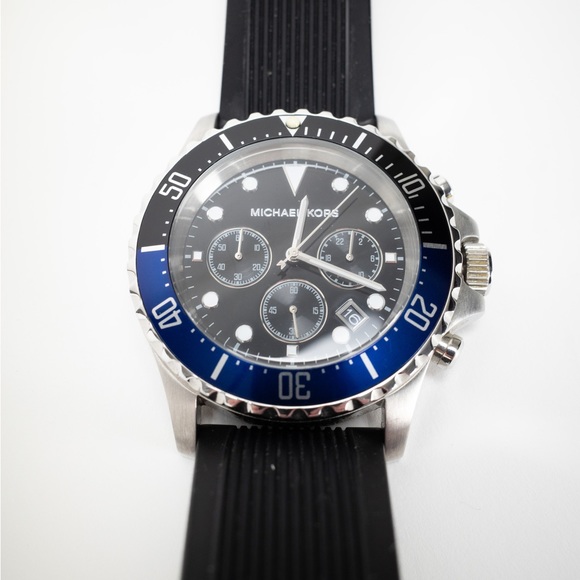 Michael Kors Everest Silicone Navy Black Watch MK8365 - Picture 5 of 13